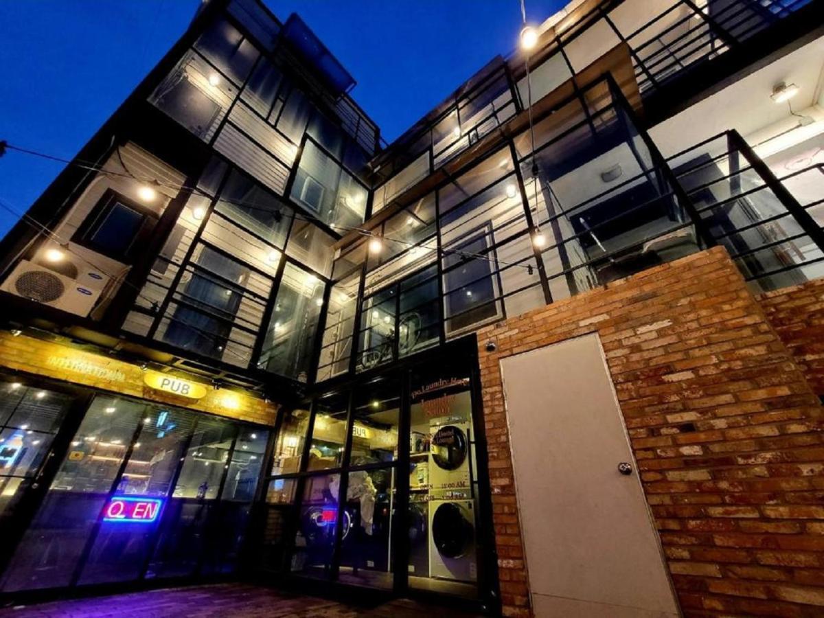 Inno Hostel & Pub Lounge Hongdae سيول المظهر الخارجي الصورة